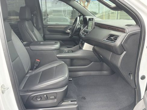 Used 2023 Chevrolet Tahoe Z71 w/ Luxury Package image 13