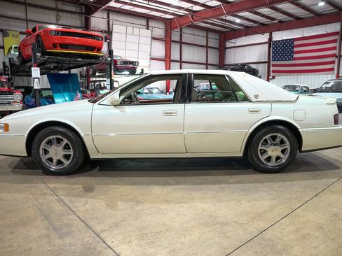 Used 1996 Cadillac Seville STS FWD image 4