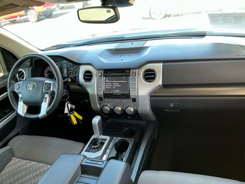 Used 2019 Toyota Tundra SR5 w/ SR5 Convenience Package RWD image 20