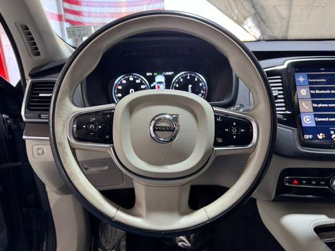 Used 2017 Volvo XC90 T6 Momentum w/ Vision Package image 19