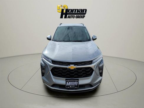 New 2026 Chevrolet Trax LT w/ Driver Confidence Package FWD image 8