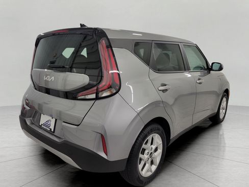 Used 2025 Kia Soul LX w/ LX Technology Package FWD image 19