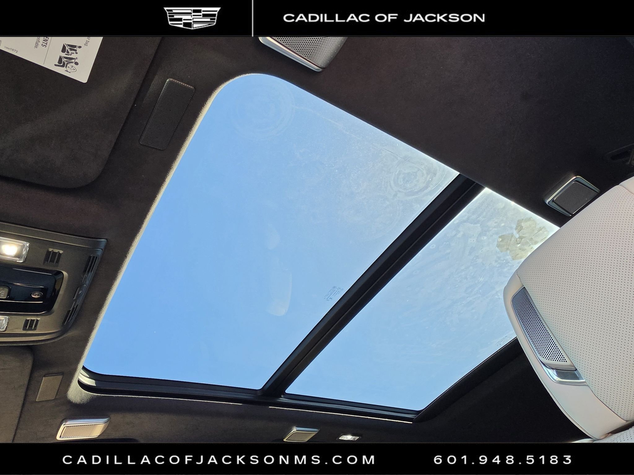 Used 2025 Cadillac Escalade Sport Platinum w/ LPO, Floor Liner Package AWD/4WD image 10