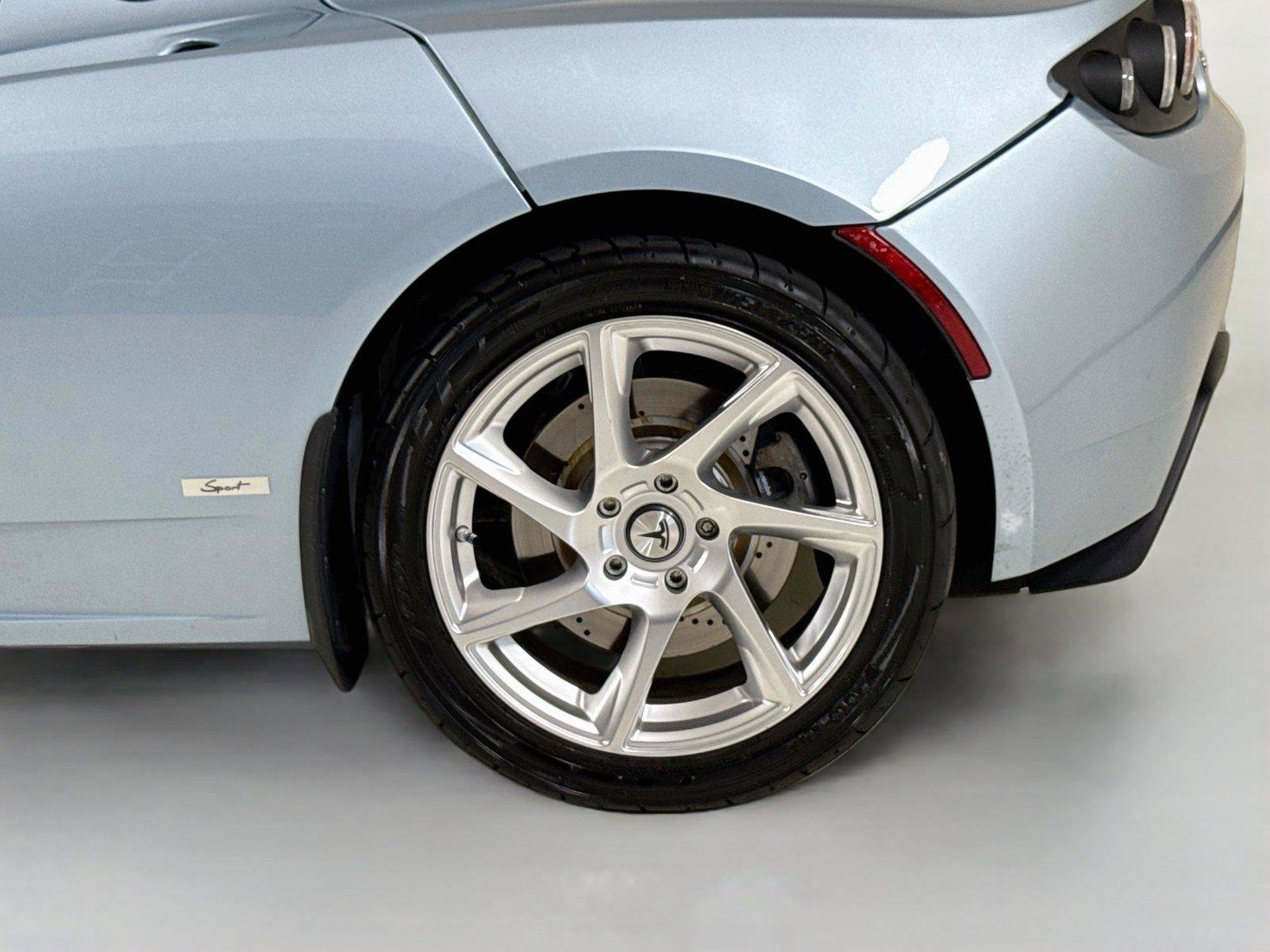 Used 2011 Tesla Roadster Sport RWD image 33