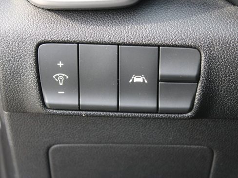 Used 2020 Kia Sportage LX image 12