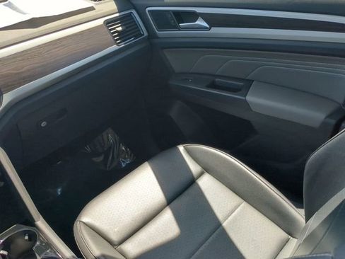 Certified 2023 Volkswagen Atlas SE w/ Panoramic Sunroof Package image 17