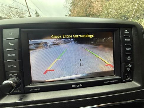 Used 2017 Dodge Grand Caravan SXT image 24