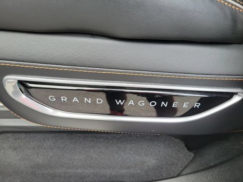 Used 2022 Jeep Grand Wagoneer Series III AWD/4WD image 29