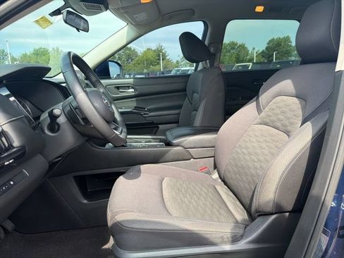 Used 2022 Nissan Pathfinder SV FWD image 24
