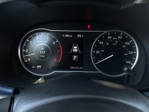 Used 2025 Nissan Versa SV FWD image 33