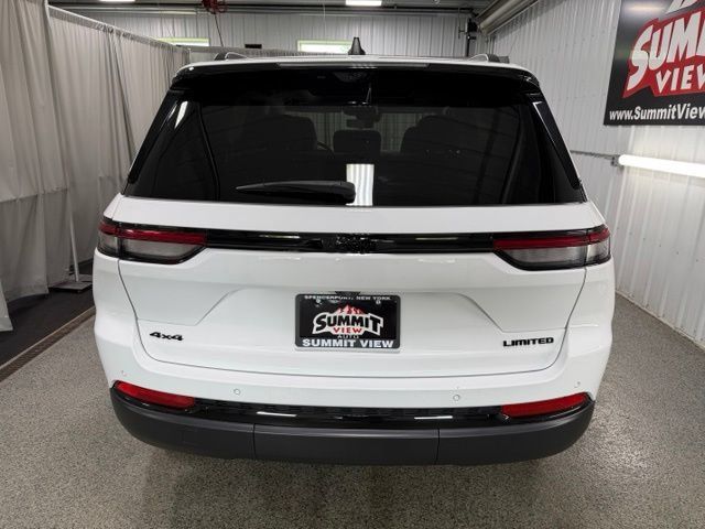 Used 2023 Jeep Grand Cherokee Limited w/ Luxury Tech Group II AWD/4WD image 5