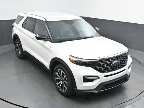 Used 2022 Ford Explorer ST-Line RWD image 35