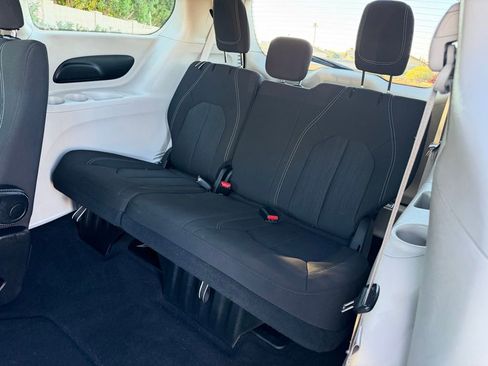 Used 2023 Chrysler Voyager LX image 23