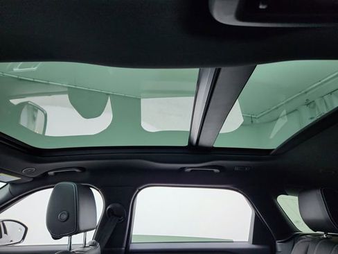 Certified 2023 Land Rover Range Rover Velar R-Dynamic S image 14