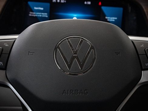 Used 2024 Volkswagen Atlas SE image 28