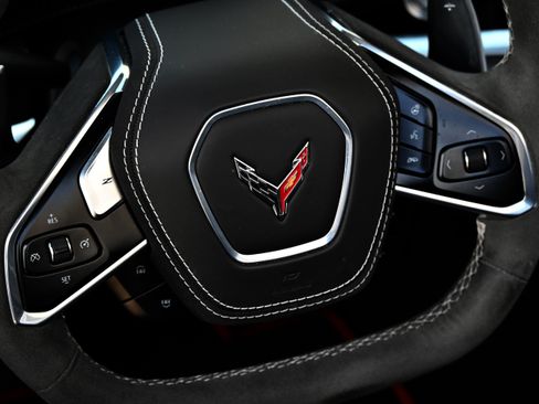 Used 2022 Chevrolet Corvette Stingray Premium Conv w/ Z51 Performance Package RWD image 34