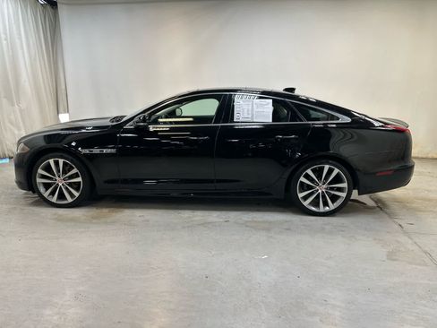 Used 2017 Jaguar XJ R-Sport AWD/4WD image 9