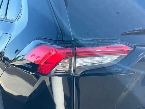 Used 2023 Toyota RAV4 LE AWD/4WD image 20