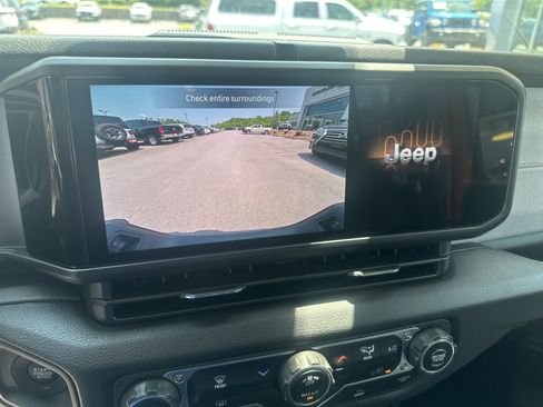 New 2025 Jeep Gladiator Sport image 34