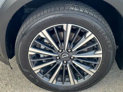 Certified 2026 Nissan Pathfinder Platinum w/ Cargo Package FWD image 12