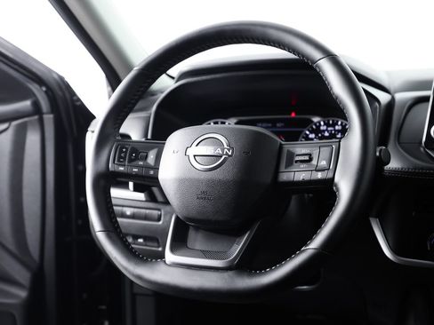 Used 2025 Nissan Rogue SV FWD image 19