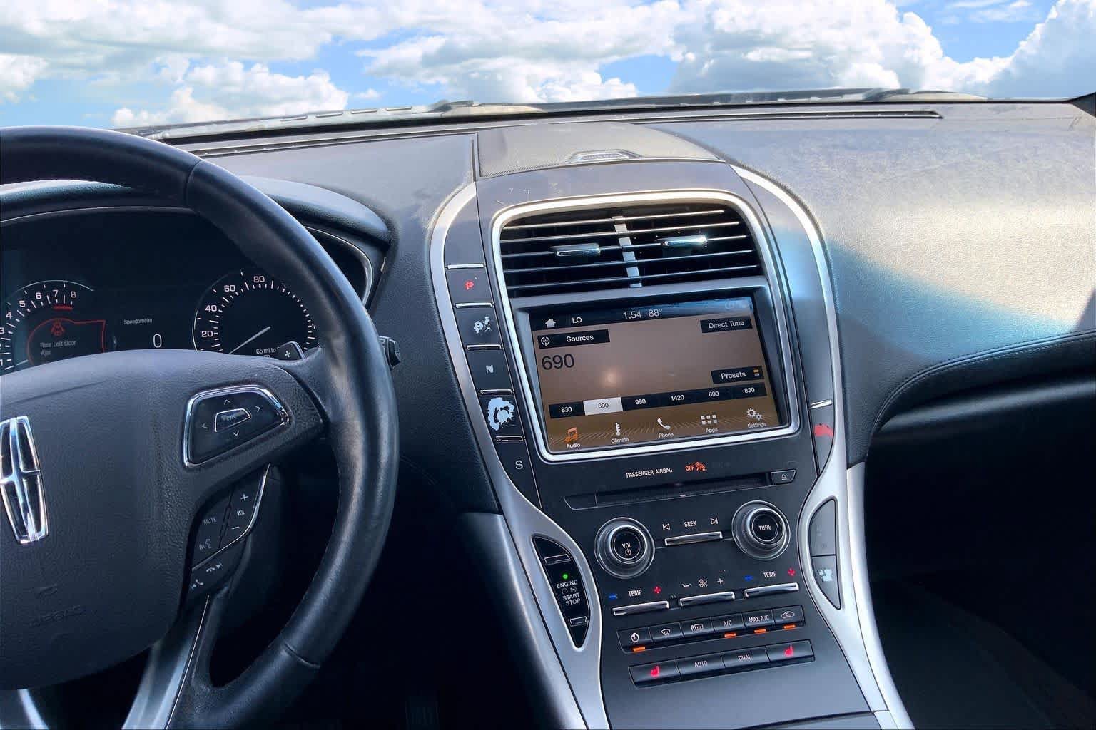 Used 2017 Lincoln MKX Premiere AWD/4WD image 15