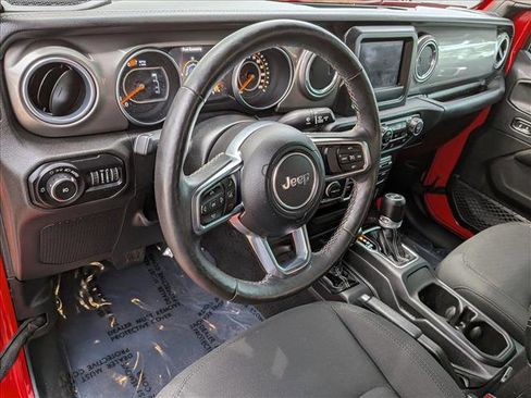 Used 2018 Jeep Wrangler Unlimited Sahara w/ Cold Weather Group image 10