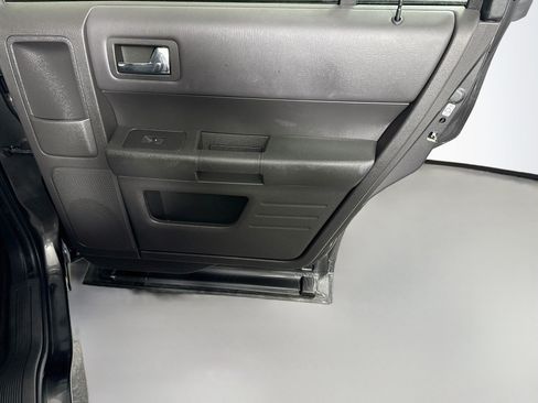 Used 2019 Ford Flex SE FWD image 27