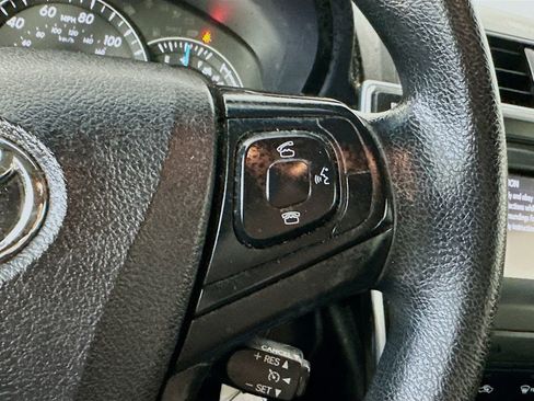 Used 2015 Toyota Camry LE FWD image 24