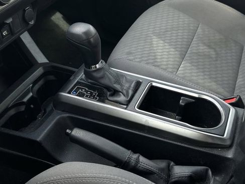 Used 2022 Toyota Tacoma SR5 RWD image 21