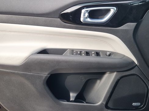 New 2026 Jeep Compass Limited w/ Sun, Sound & Navigation Group image 18