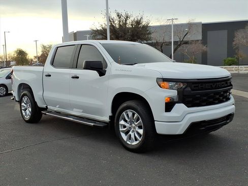 Used 2025 Chevrolet Silverado 1500 Custom image 7