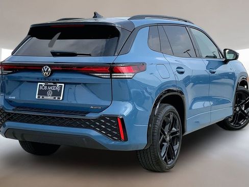 Certified 2025 Volkswagen Tiguan SE R-Line AWD/4WD image 2