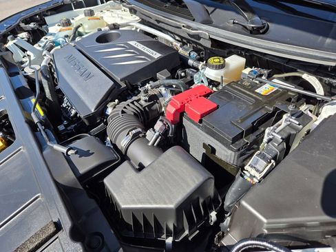 Certified 2023 Nissan Rogue SV FWD image 28