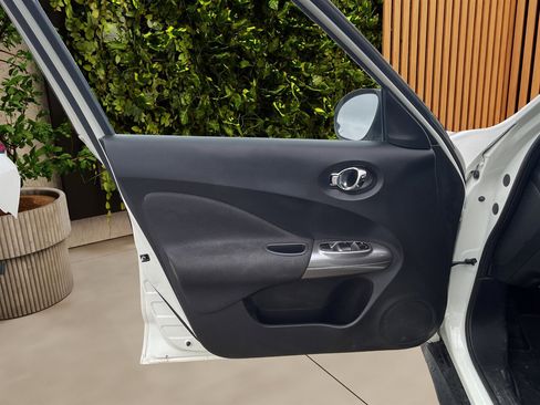 Used 2012 Nissan Juke SV image 16