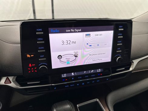 Used 2023 Toyota Sienna XLE image 30