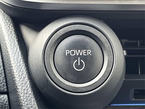 Used 2025 Toyota Prius XLE image 31