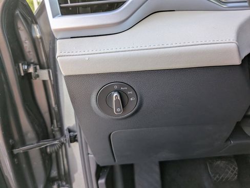 New 2026 Volkswagen Taos SE AWD/4WD image 23