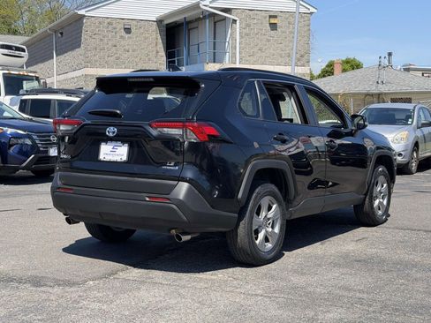 Used 2024 Toyota RAV4 LE AWD/4WD image 8