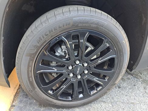 Certified 2023 GMC Acadia SLT w/ Elevation Edition image 21