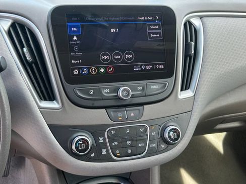 Used 2025 Chevrolet Malibu LT FWD image 14