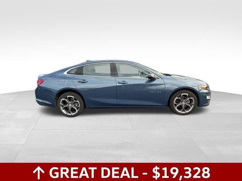 Used 2024 Chevrolet Malibu LT image 3