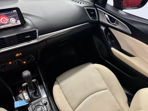 Used 2018 MAZDA MAZDA3 Sport image 19