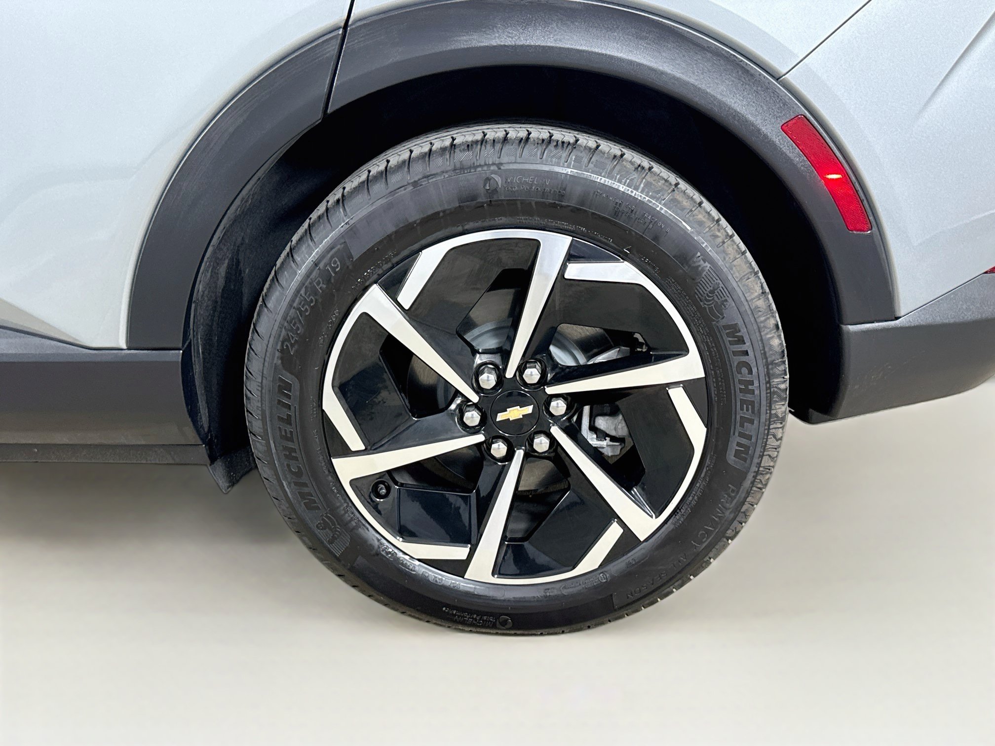 Used 2026 Chevrolet Equinox EV LT FWD image 33