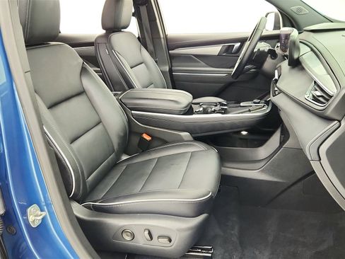 Used 2025 Buick Enclave Preferred image 19