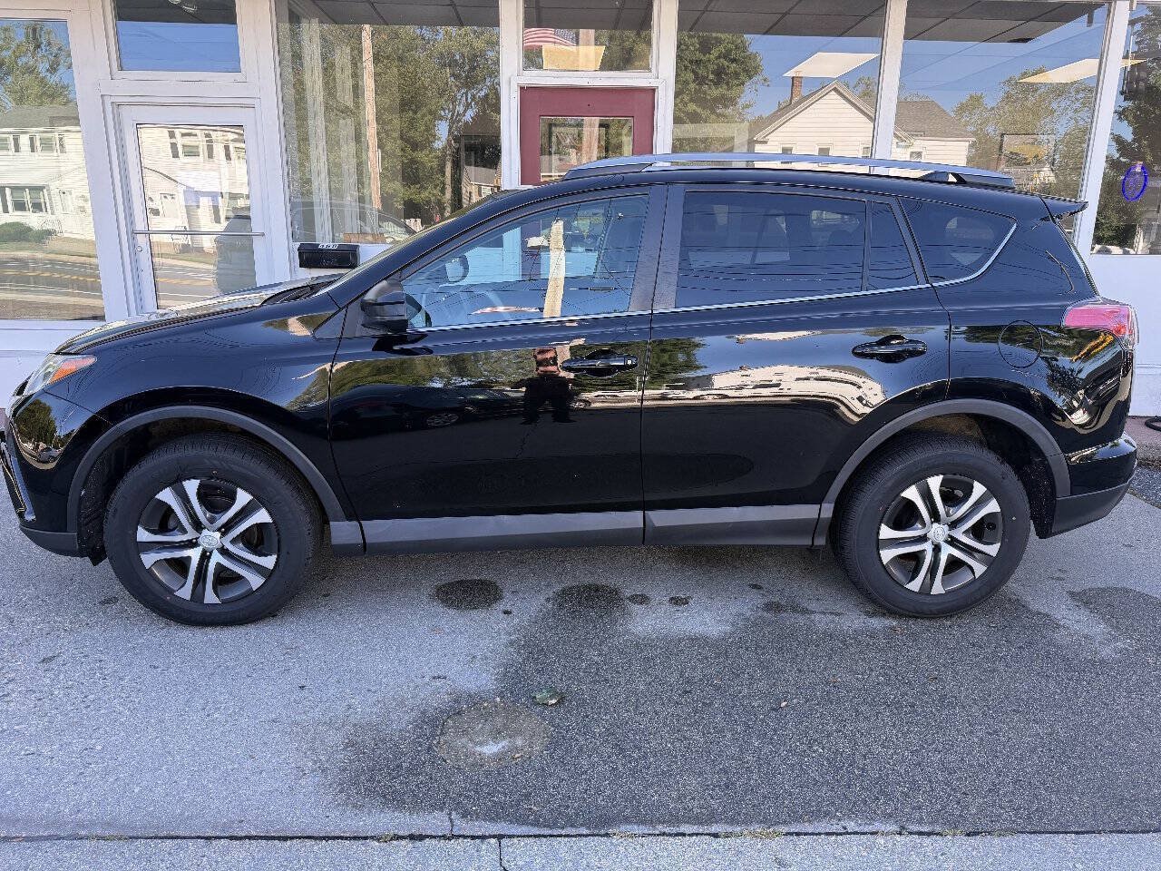 Used 2017 Toyota RAV4 LE w/ Carpet Mat Package AWD/4WD image 1