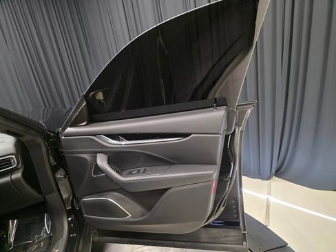 Used 2018 Maserati Levante GranSport image 34
