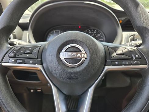 Used 2024 Nissan Kicks SV FWD image 33