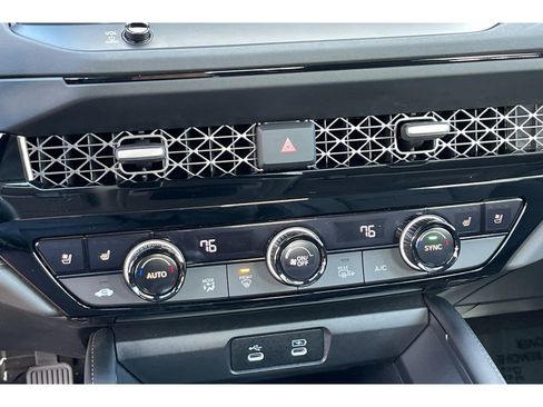 Certified 2025 Honda Accord Touring image 27