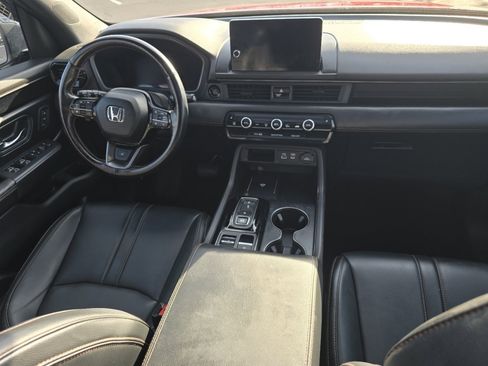 Used 2023 Honda Pilot TrailSport image 23